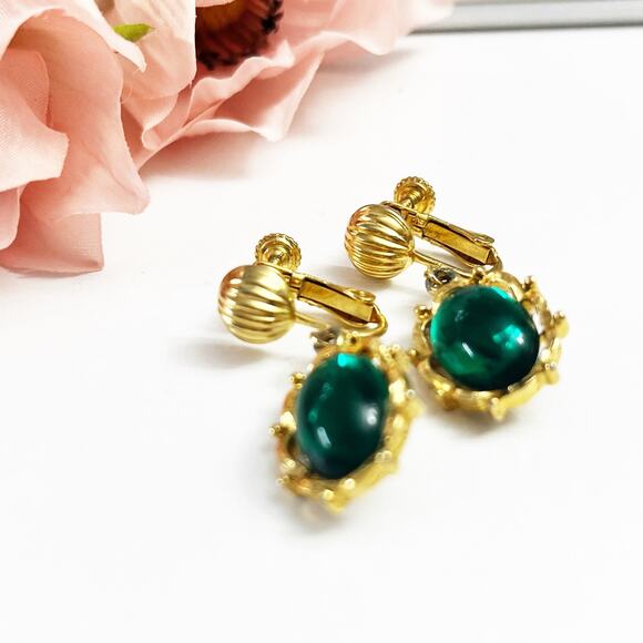 Vintage Green Cabochon Drop Clip & Screw Back Earrings - Picture 3 of 6